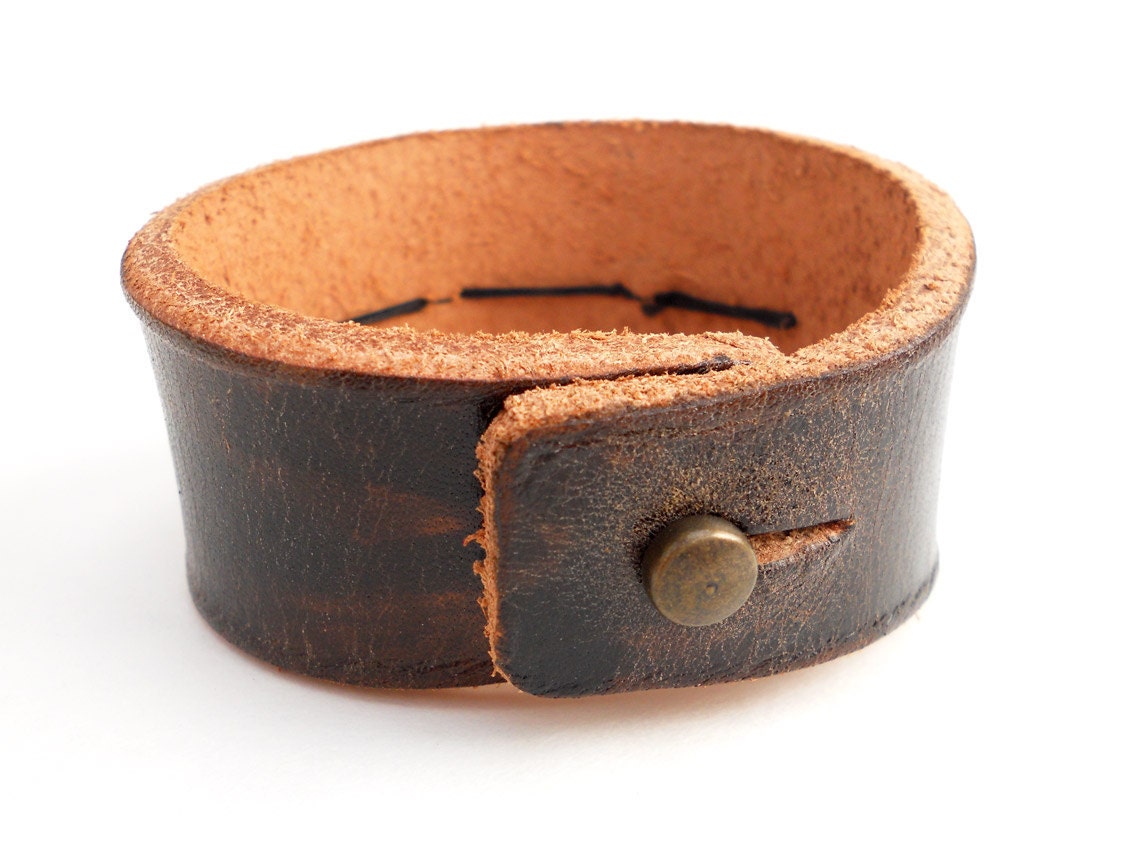 Dark Brown Leather Bracelet with Crystal Agate Beads