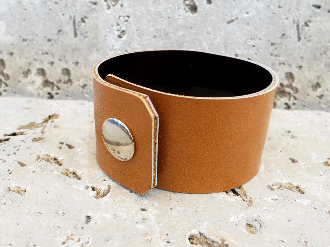 Caramel Leather Bracelet with Brown Square Bead