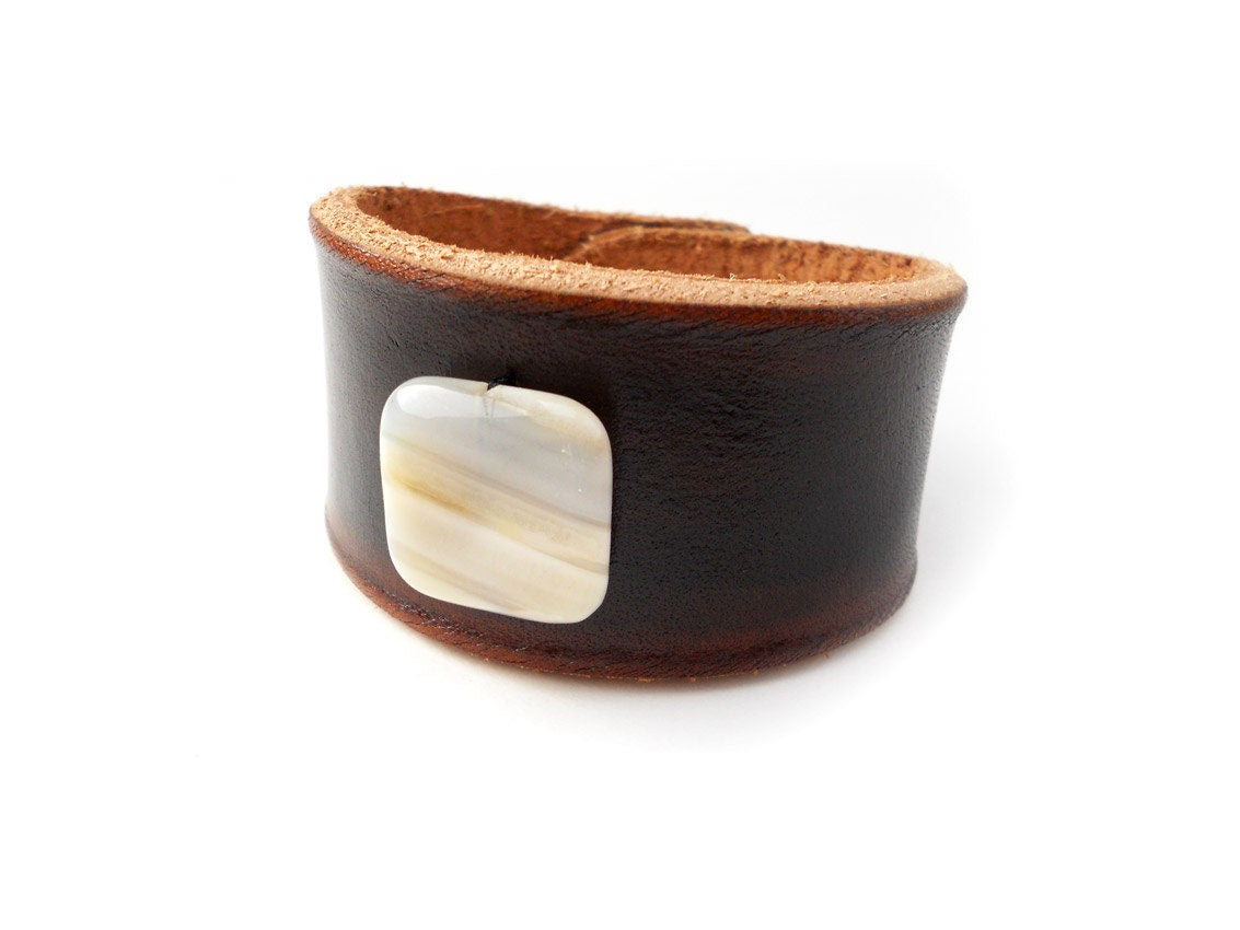 Brown Leather Bracelet with White Agate Bead